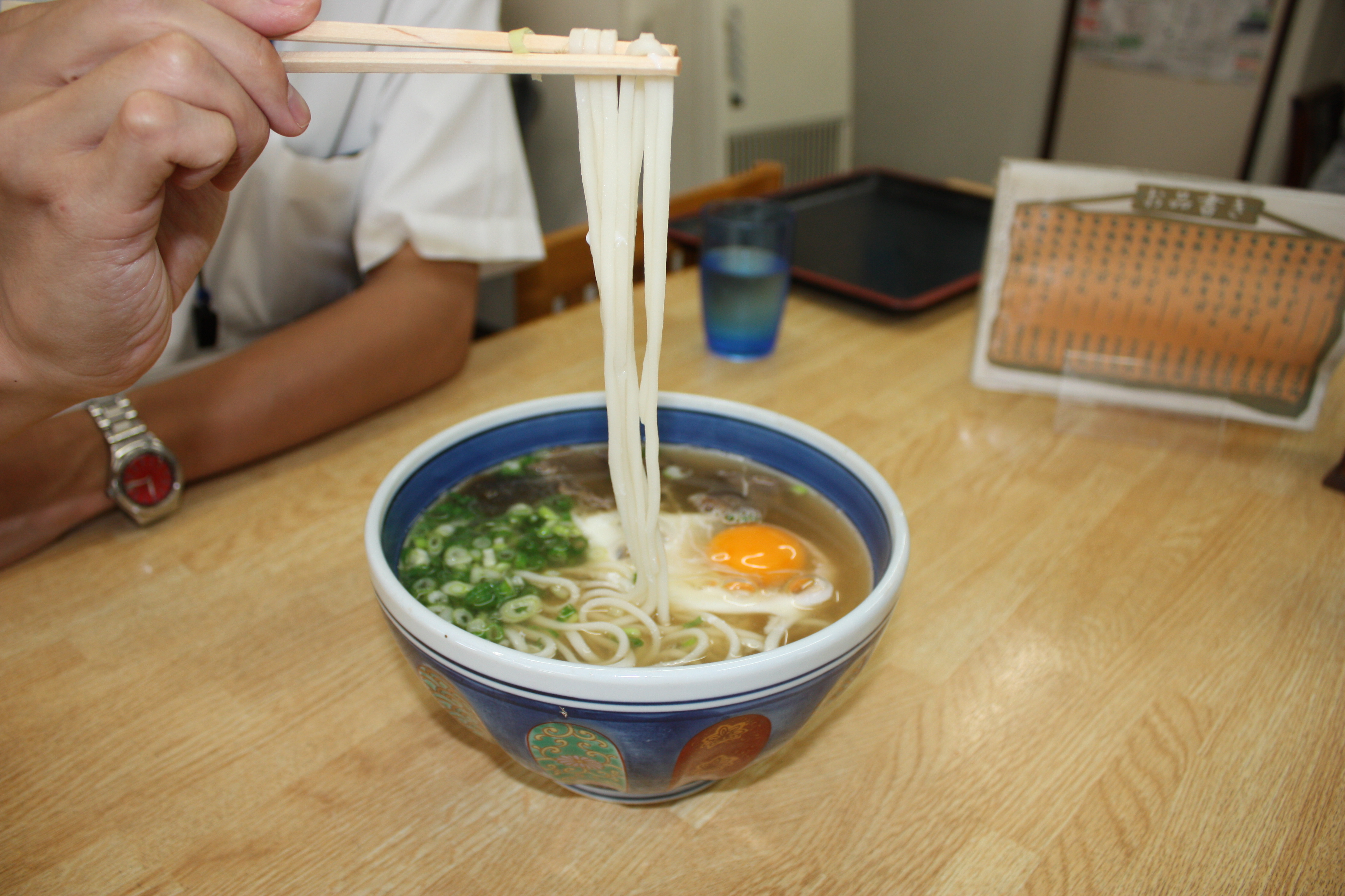 呉のうどんは「細うどん」